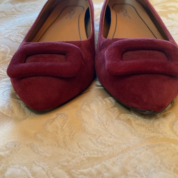 NWOT Vionic Wine suede pointy toe flats - Picture 2 of 6